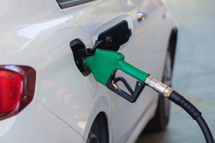 Diesel inzwischen acht Cent billiger als Super E10 Preisdifferenz deutlich vergrößert Benzin gegenüber der Vorwoche 3,4 Cent teurer Diesel leicht verbilligt