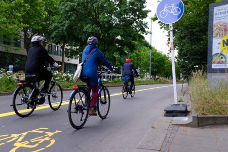 Verkehrsministerium verfehlt wiederholt Klimaziele: Klimaschutzministerium fördert Projekt der Deutschen Umwelthilfe für Mobilitätswende in den Städten