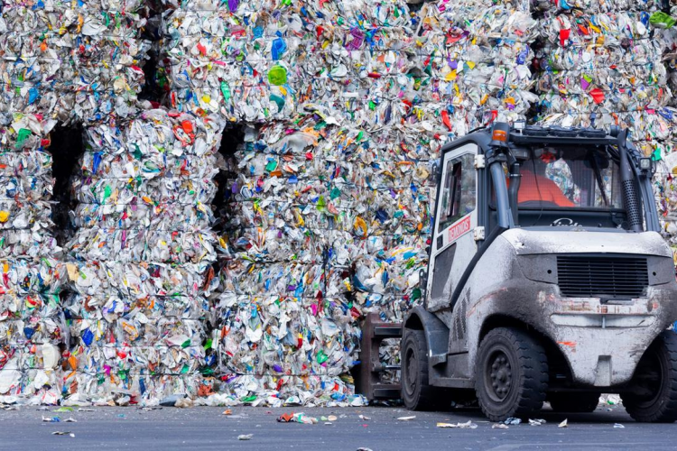 Exporte von Plastikmüll in den letzten zehn Jahren um 51 % zurückgegangen